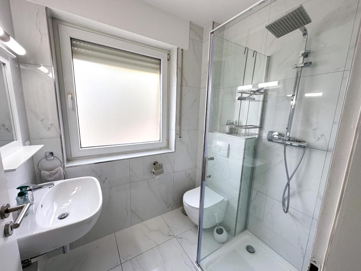 Stilvolles, Frisch Renoviertes 2Zi Apartment Mit Kueche Und Balkon In Kliniknaehe Bad Oeynhausen Exteriör bild